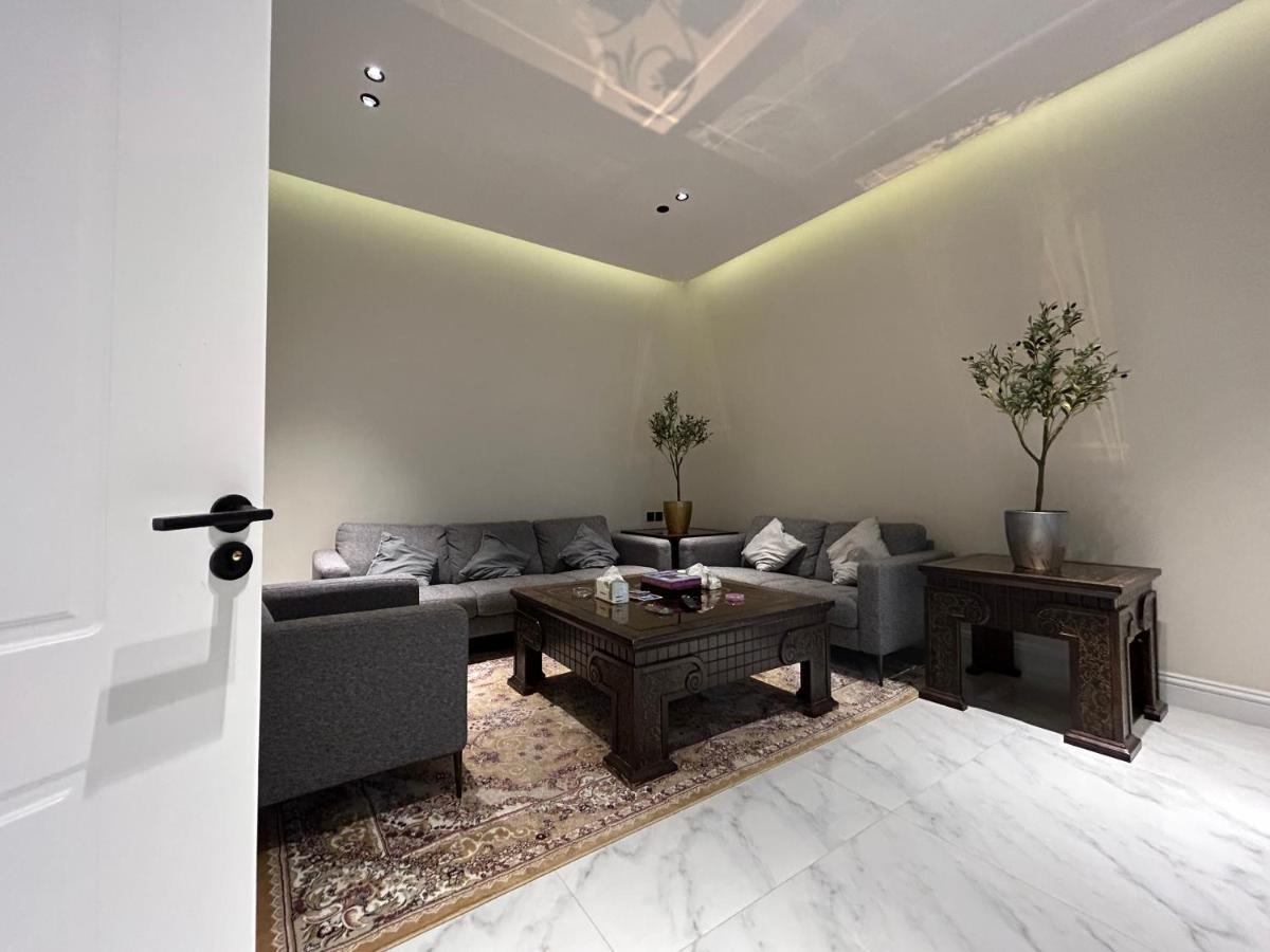 فاخرة غرفة وصالة بالعارض دخول ذاتي ٦ Apartment Riyadh